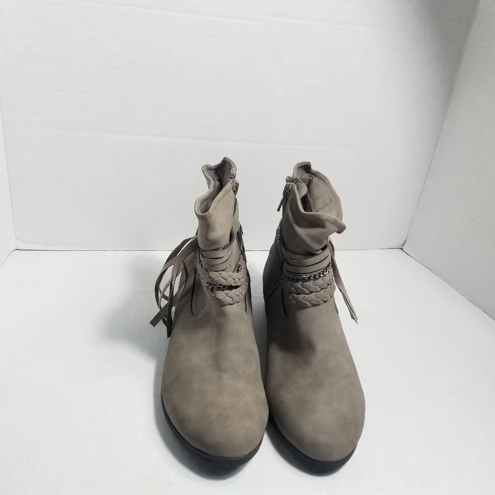 WONDER NATION GIRL'S HEELED TAUPE BOOTS SIZE 4